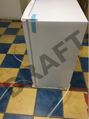 (Вскрытая упаковка, дефекты на корпусе) Холодильник Бирюса 90