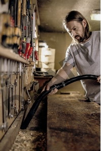 Строительный пылесос Karcher WD 4 V-20/5/22 1000Вт (уборка: сухая/сбор воды) желтый