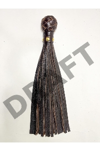 Коричневая генитальная кожаная плеть - 30 см.