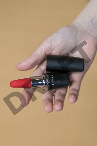 Вибратор помада Mira, цвет черный (INFINITE)